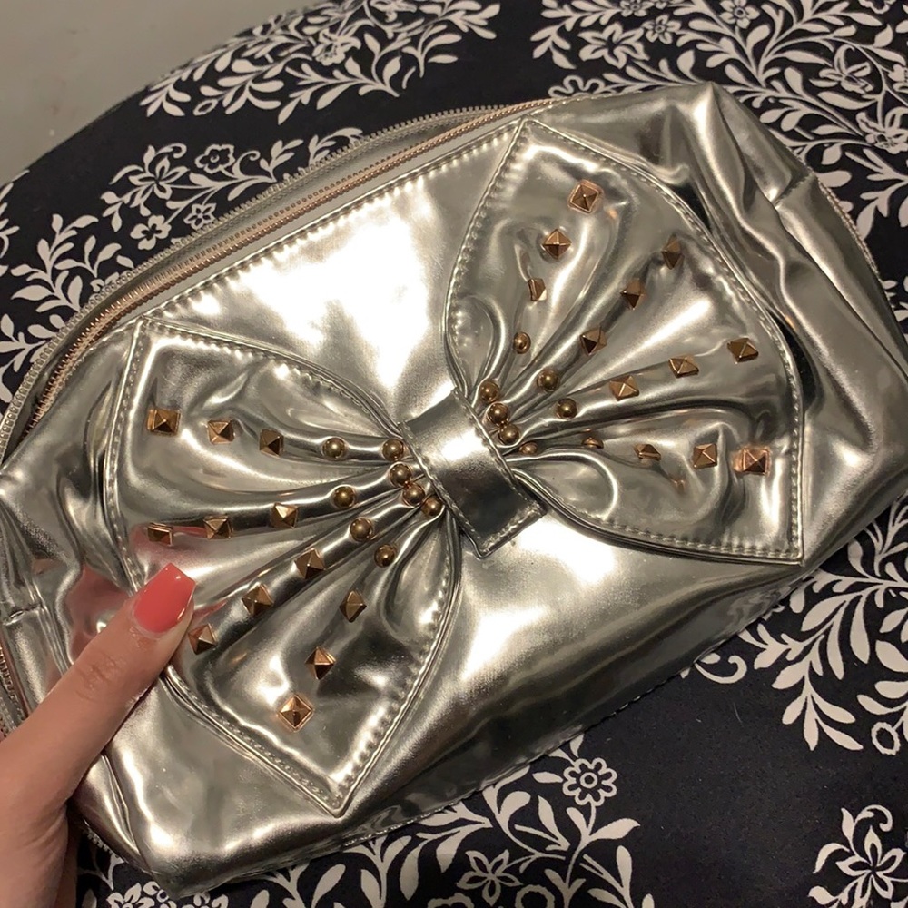 Studied bow mirror makeup/handbag